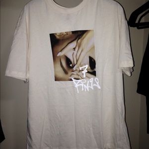 H&M Ariana Grade tee